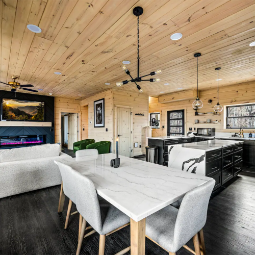 Great Room 4 - Ash Pass