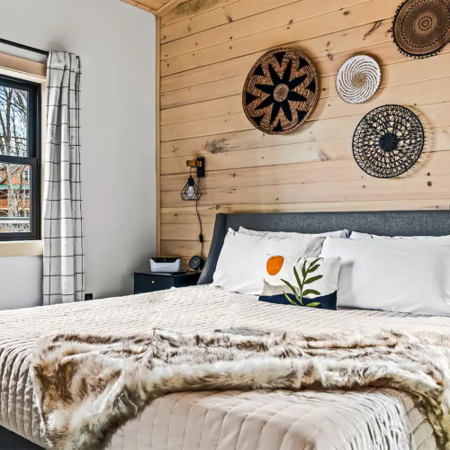 Upper Bed Right 1 - Ash Pass