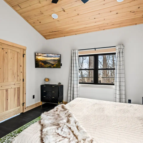 Upper Bed Right 2 - Ash Pass